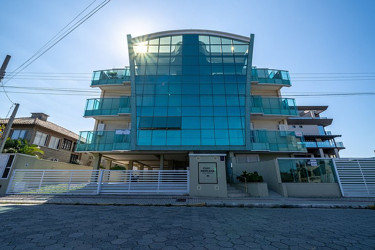 Edifício Costa Mexicana a 50 metros do Mar de Canto Grande