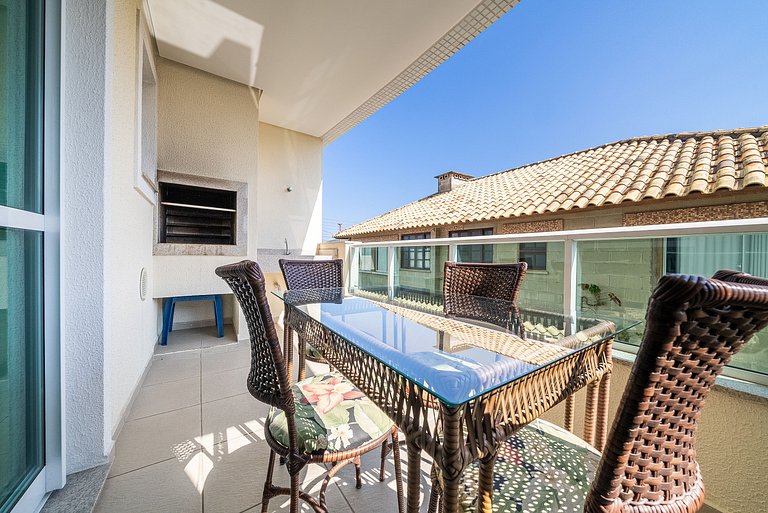 Apartamento à 30 metros da praia de Canto Grande
