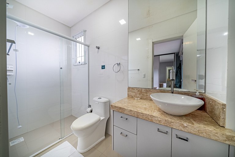 Apartamento térreo à 30 metros da praia de Canto Grande