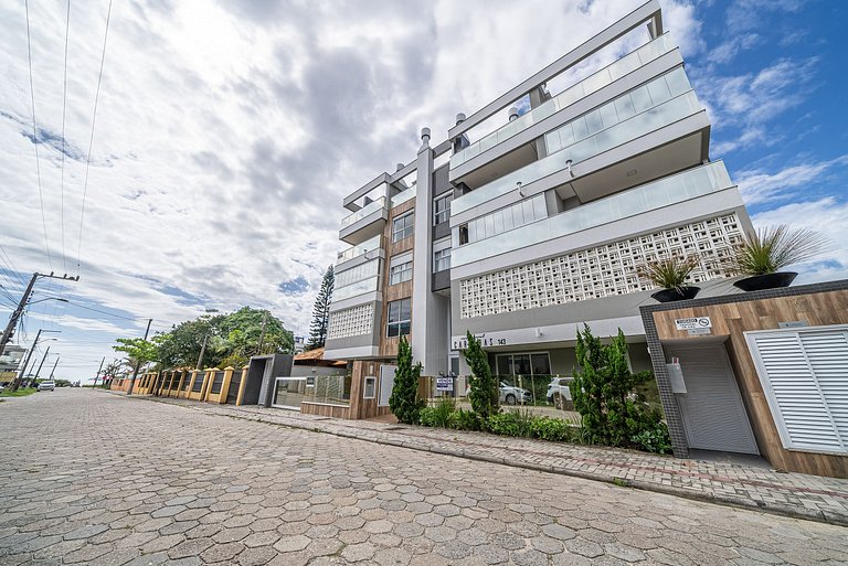 Apartamento 2 suítes perto do mar