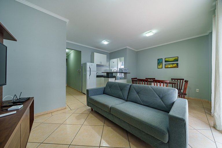 Apartamento com sacada ampla em Bombinhas