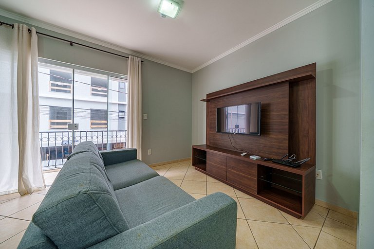 Apartamento com sacada ampla em Bombinhas