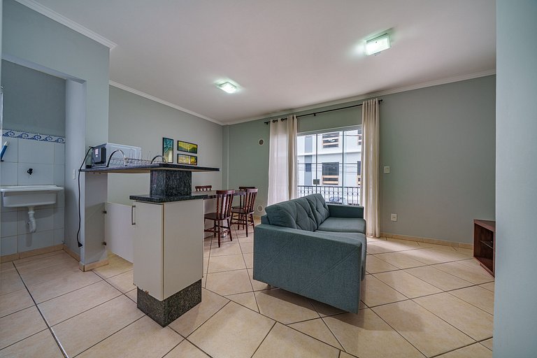Apartamento com sacada ampla em Bombinhas
