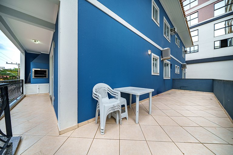 Apartamento con amplio balcón en Bombinhas.