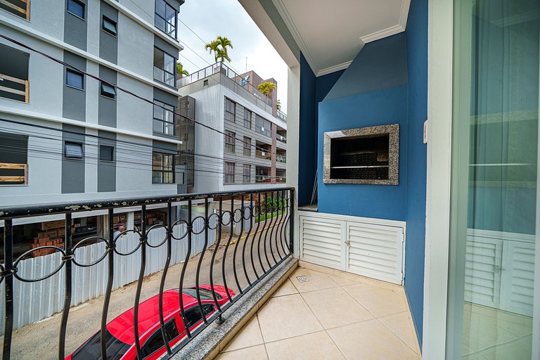 Apartamento amplo 150 metros do mar