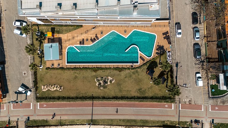 Dúplex de alto standing junto al mar en Bombas