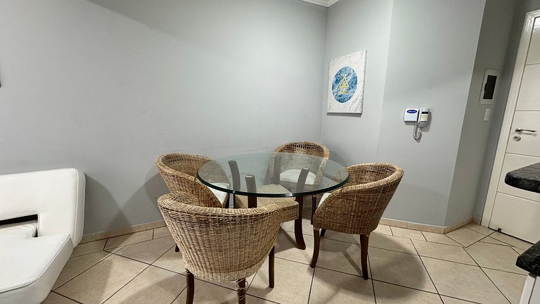 Apartamento espaçoso casal 50 metros da praia