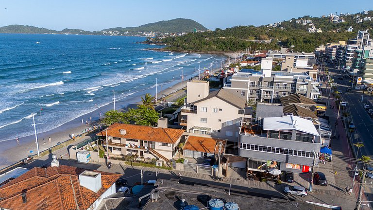 Ático dúplex frente al mar con 3 dormitorios en Bombas