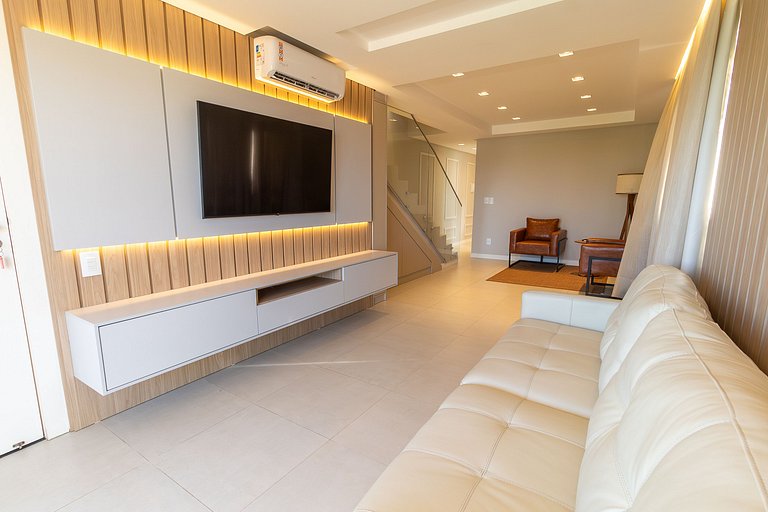 Cobertura duplex beira mar com 3 quartos em Bombas