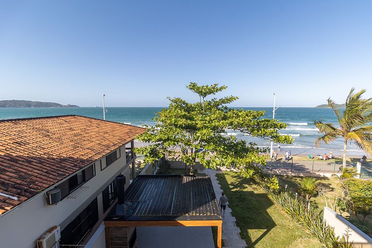 Ático dúplex frente al mar con 3 dormitorios en Bombas