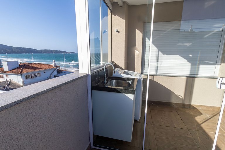 Cobertura duplex beira mar com 3 quartos em Bombas