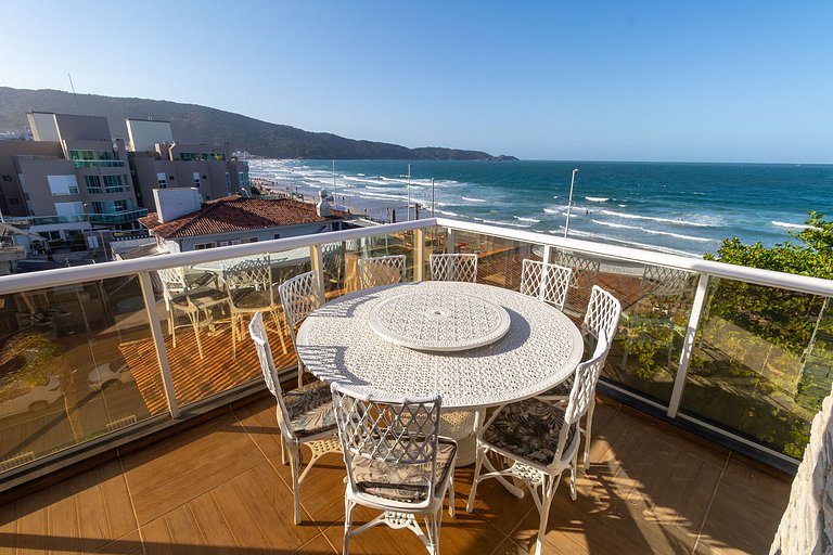 Ático dúplex frente al mar con 3 dormitorios en Bombas