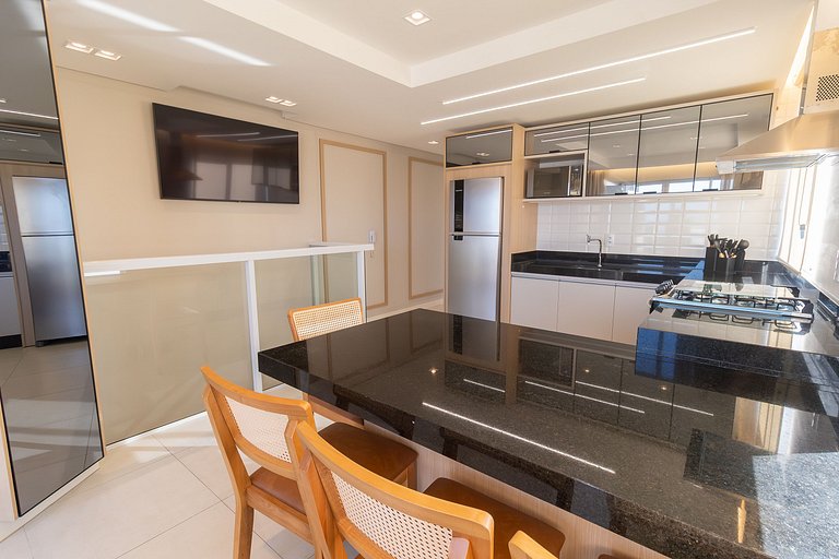 Cobertura duplex beira mar com 3 quartos em Bombas