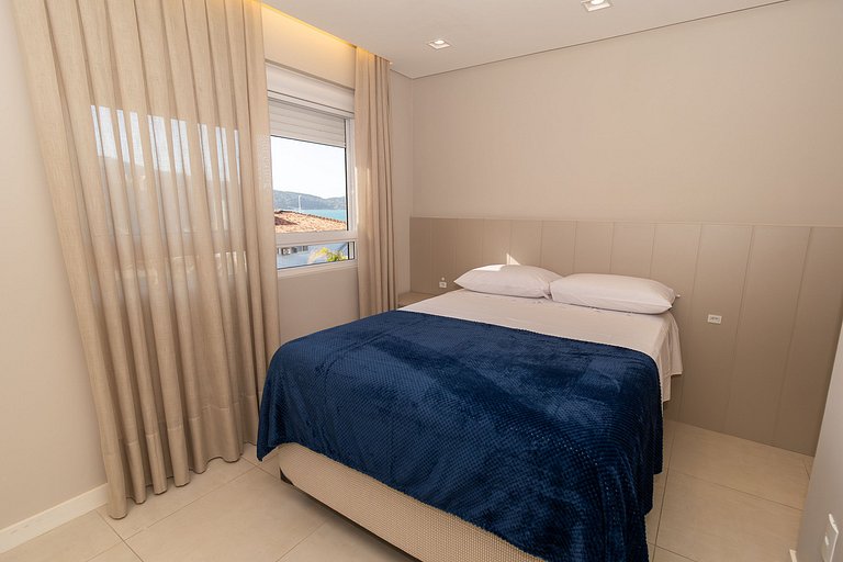 Cobertura duplex beira mar com 3 quartos em Bombas