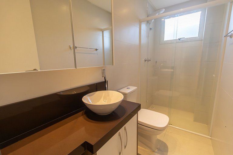 Cobertura duplex beira mar com 3 quartos em Bombas