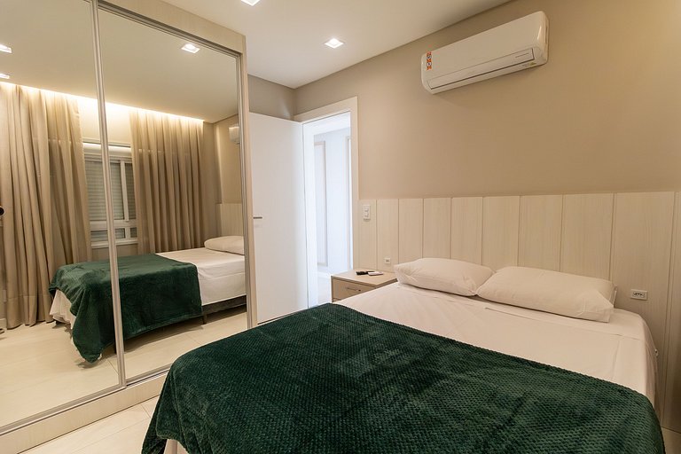 Cobertura duplex beira mar com 3 quartos em Bombas