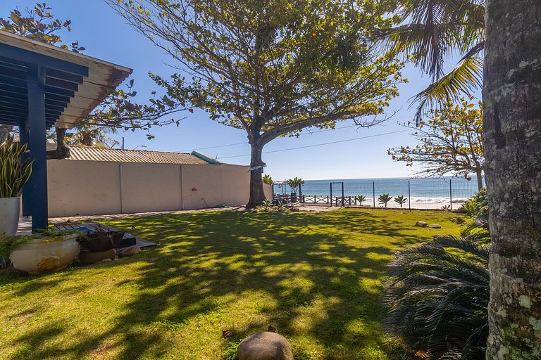 Casa Amalfi - Frente a la playa en el centro de Bombinhas