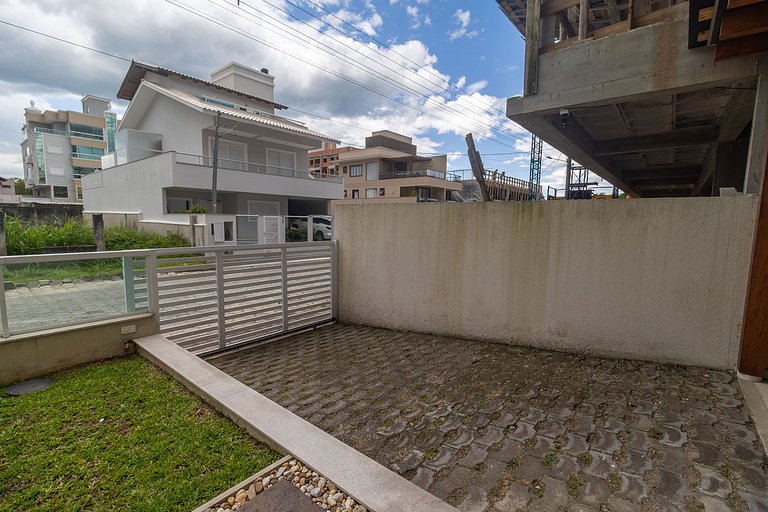 Térreo 3 quartos em Canto Grande