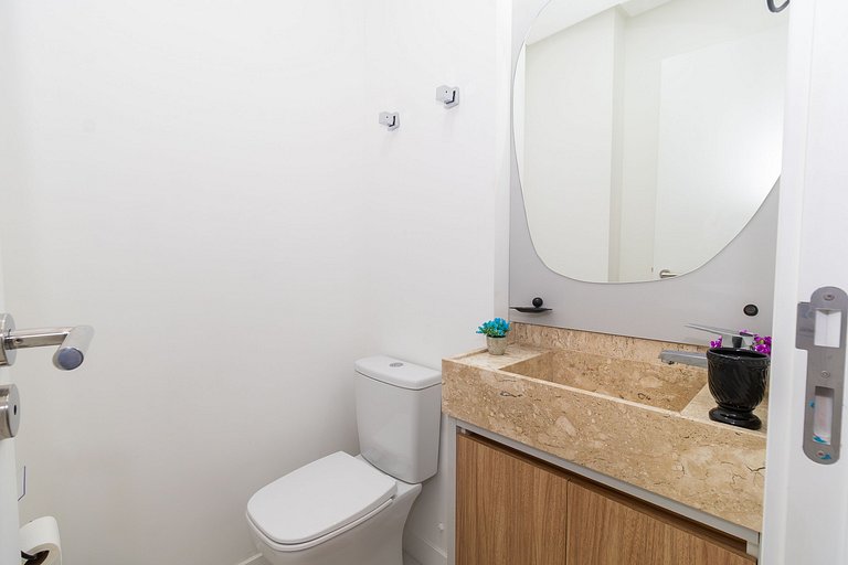 Apartamento novo para família 2 suítes Bombas