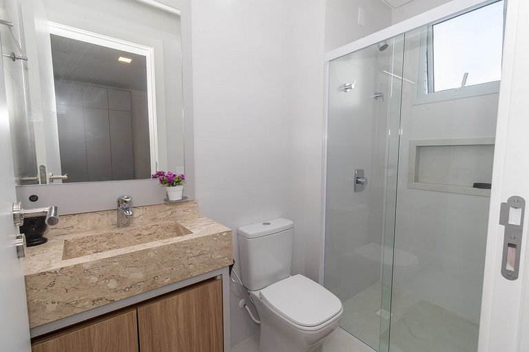 Apartamento novo para família 2 suítes Bombas