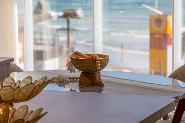 Frente pro mar de Bombas 3 suítes