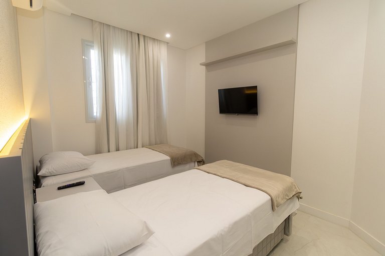 Frente pro mar de Bombas 3 suítes