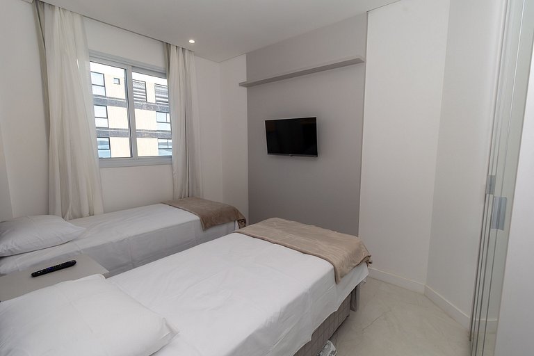 Frente pro mar de Bombas 3 suítes