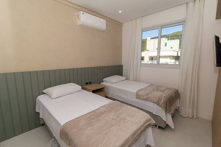 Frente pro mar de Bombas 3 suítes