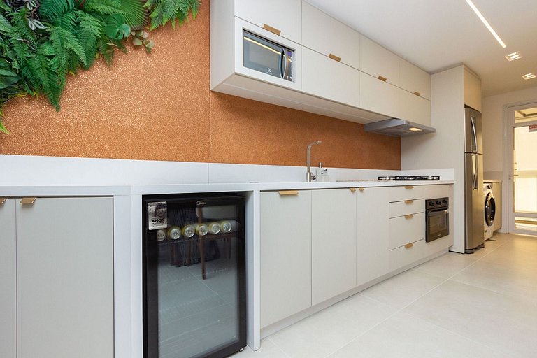 Apartamento 2 suítes com vista para o mar
