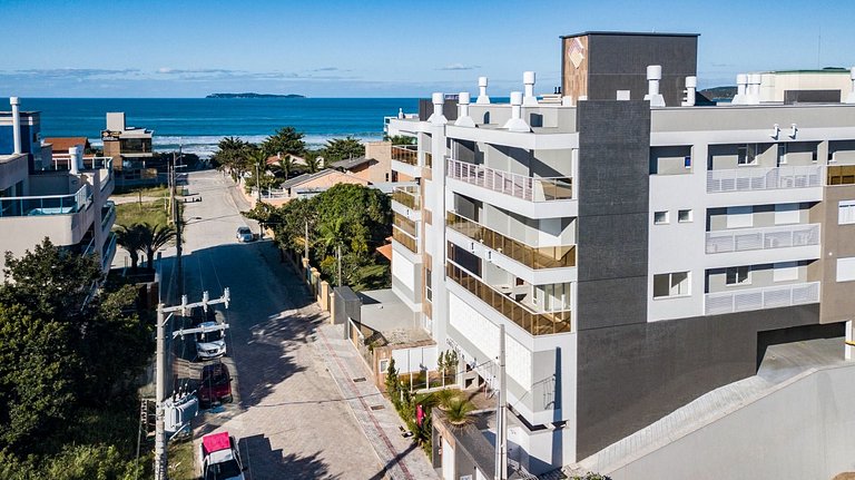 Apartamento de 2 suites con vistas al mar