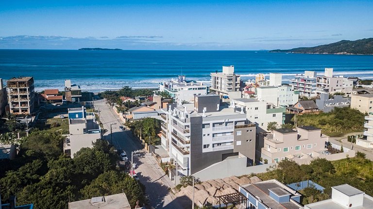 Apartamento de 2 suites con vistas al mar