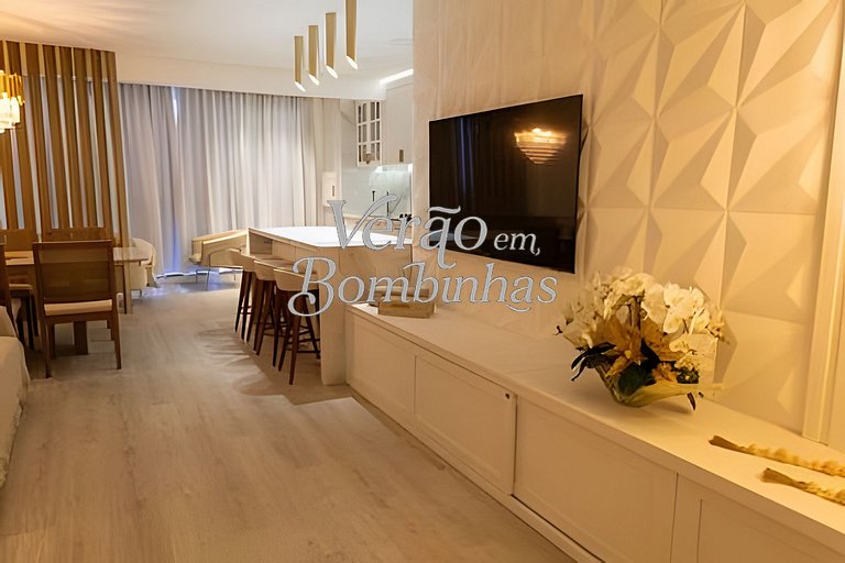 Apartamento 3 suítes beira-mar em Bombas
