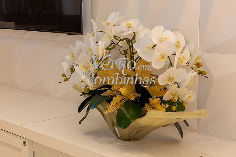 Apartamento 3 suítes beira-mar em Bombas