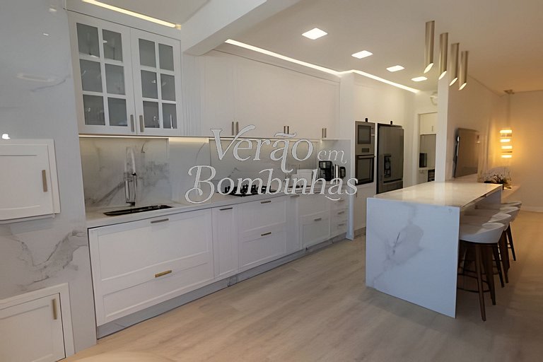 Apartamento 3 suítes beira-mar em Bombas