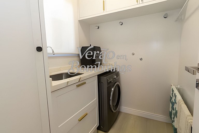 Apartamento 3 suítes beira-mar em Bombas