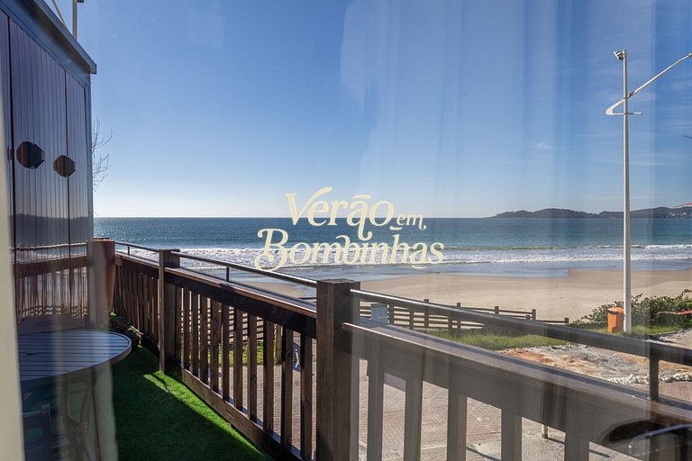 Alojamiento frente al mar Bombas para parejas Moon House