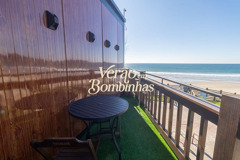 Alojamiento frente al mar Bombas para parejas Moon House