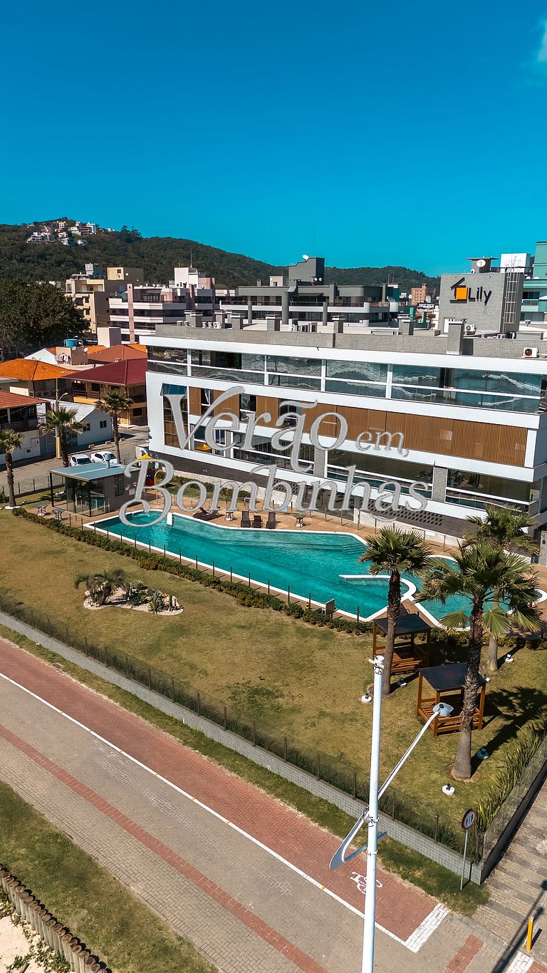 Apartamento 3 suítes beira-mar em Bombas