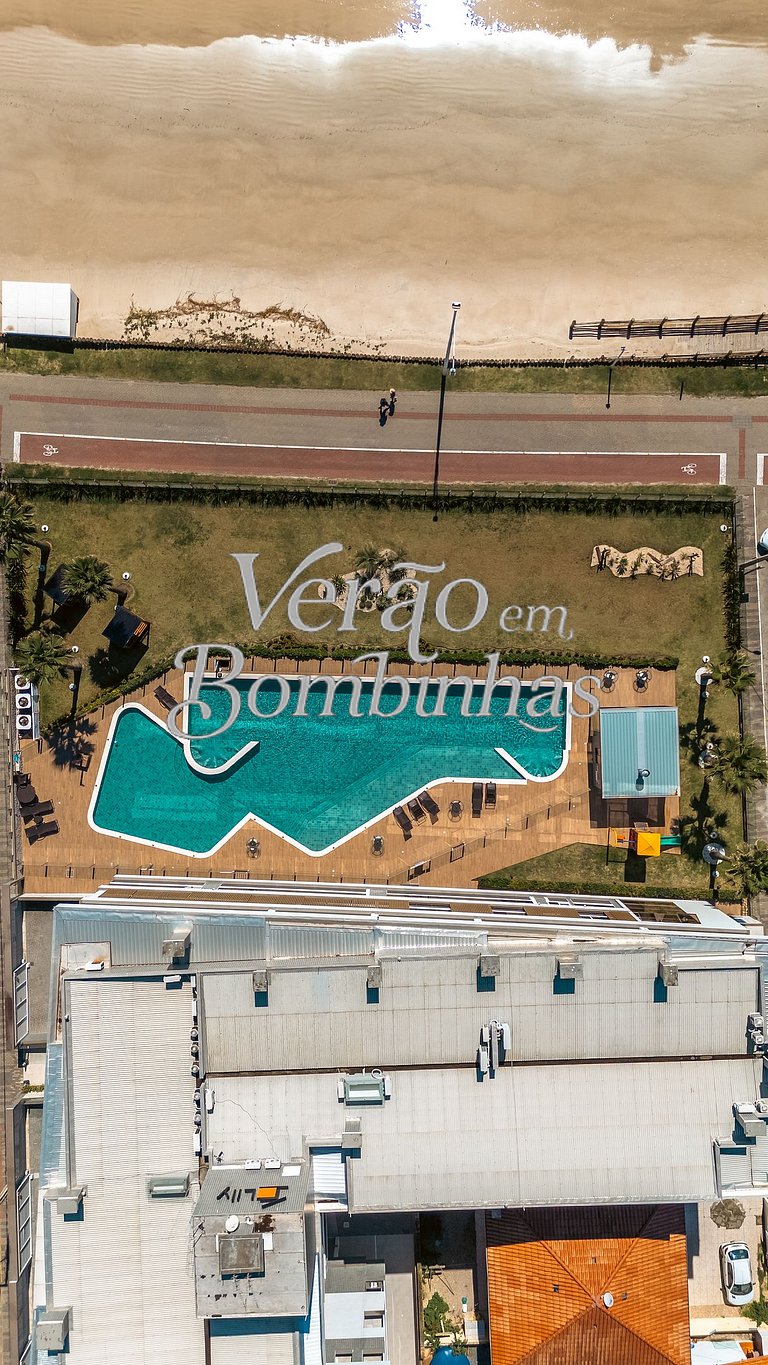 Apartamento 3 suítes beira-mar em Bombas