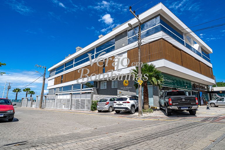 Apartamento 3 suítes beira-mar em Bombas