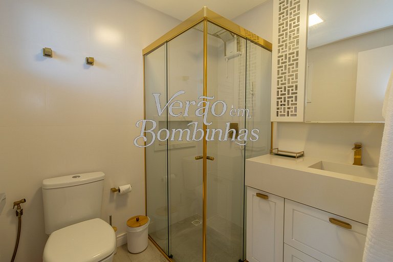 Apartamento 3 suítes beira-mar em Bombas