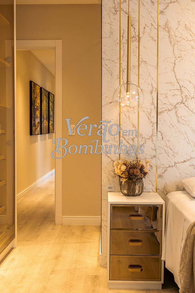 Apartamento 3 suítes beira-mar em Bombas