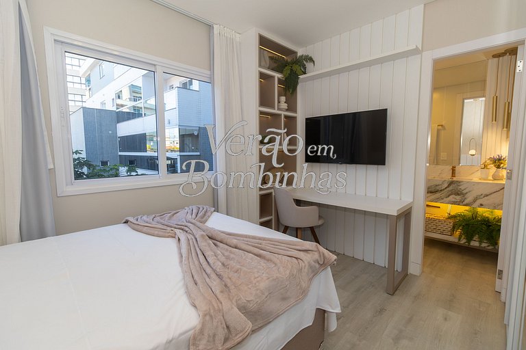 Apartamento 3 suítes beira-mar em Bombas