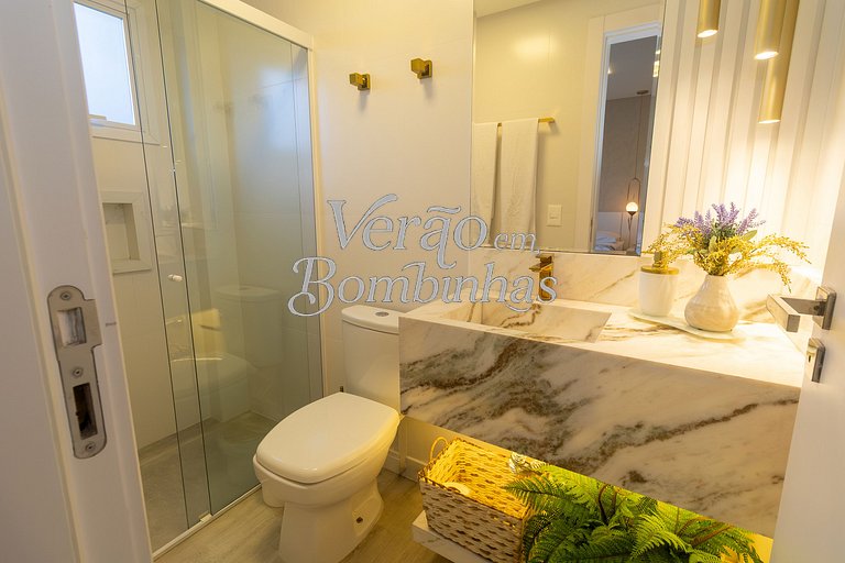Apartamento 3 suítes beira-mar em Bombas