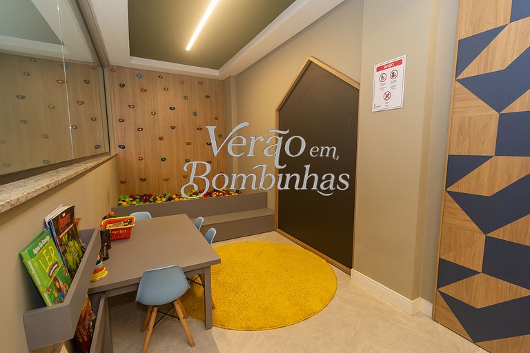 Flat para casal na praia de Bombas
