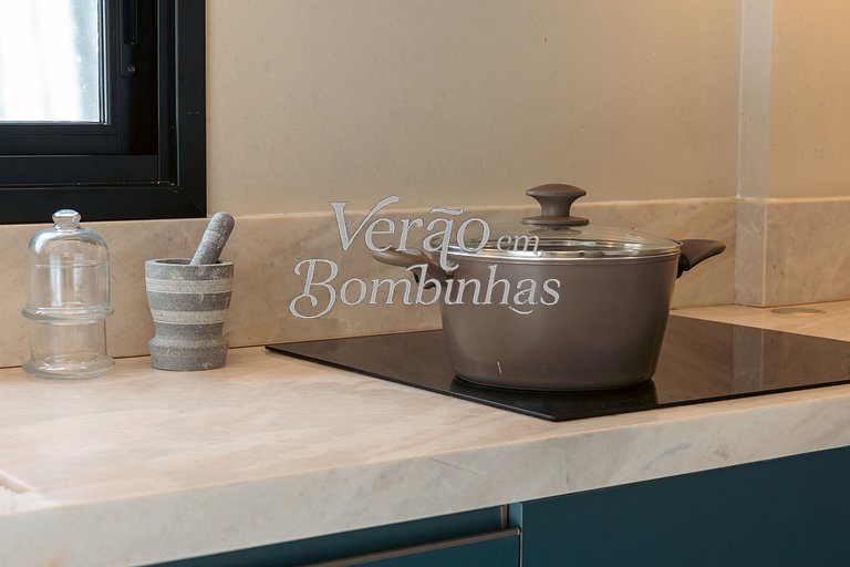 Flat para casal na praia de Bombas