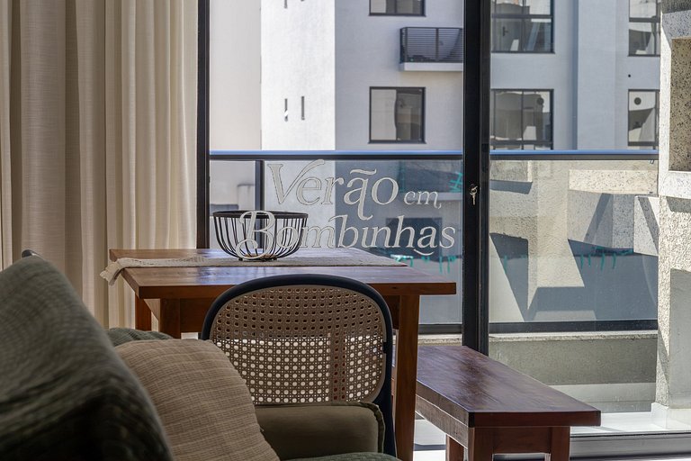 Flat para casal na praia de Bombas