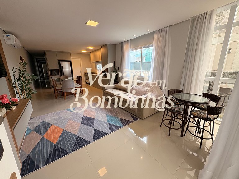 Amplo apartamento 3 suítes em Mariscal