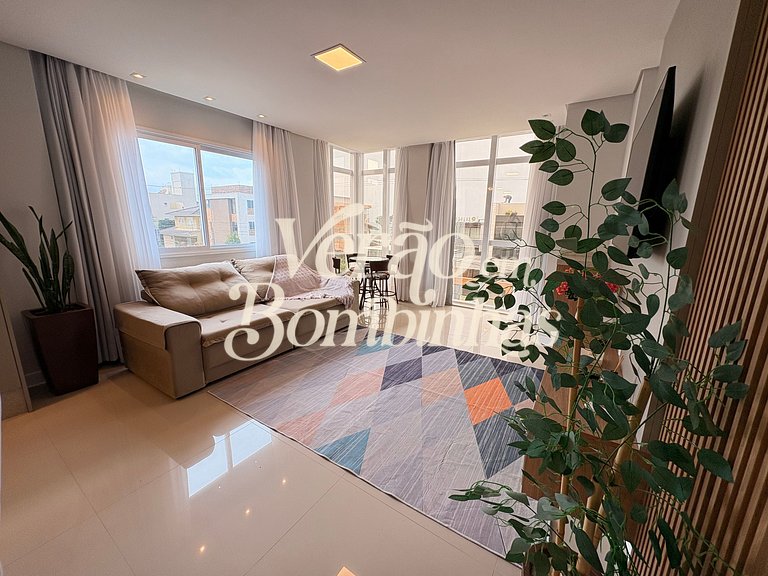 Amplo apartamento 3 suítes em Mariscal