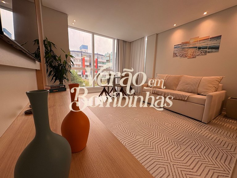 Amplo apartamento 2 suítes em Mariscal